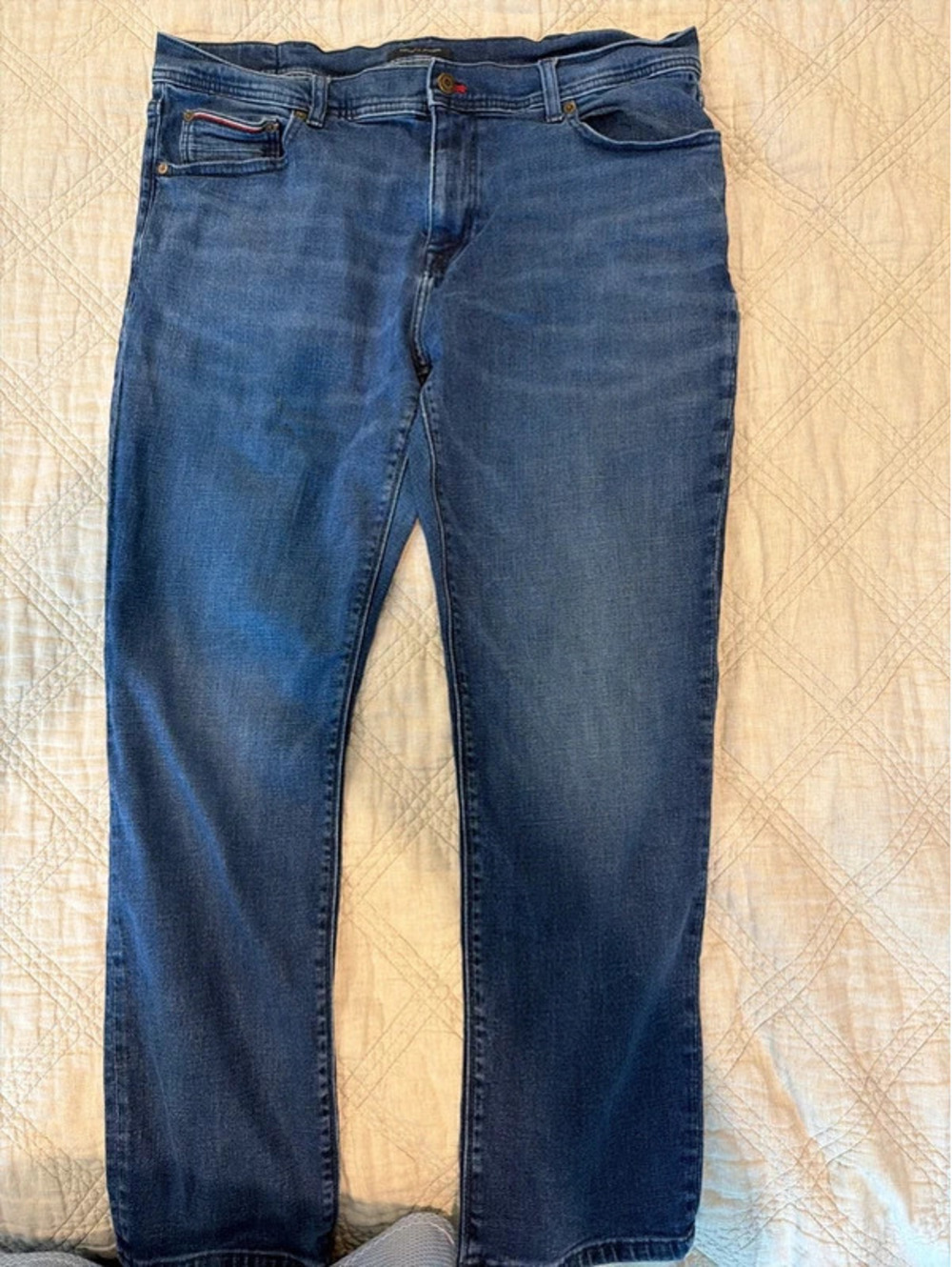 Tommy Hilfiger Men’s Jeans 38x30 Blue Denim Straight Leg Medium Wash
